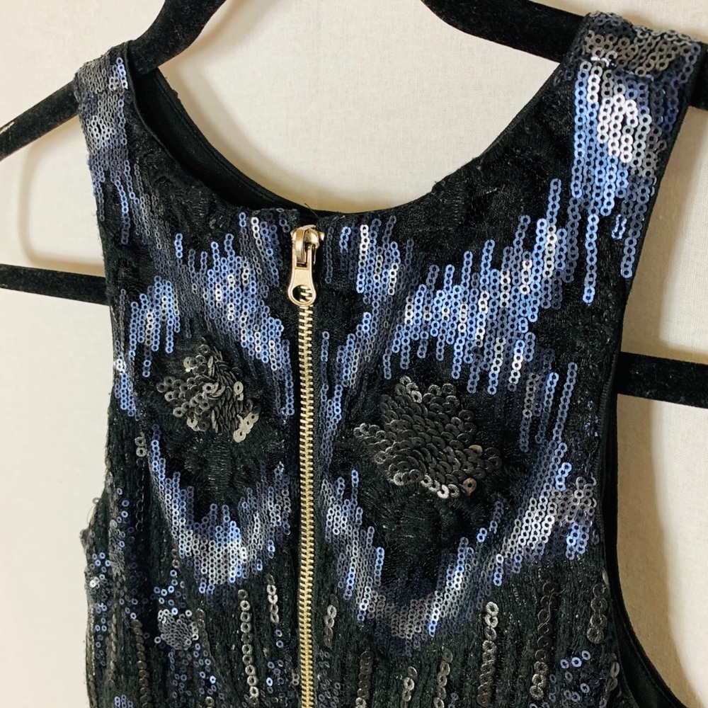 Cache Patterned Sequin Bodycon Halter Mini Dress - image 4